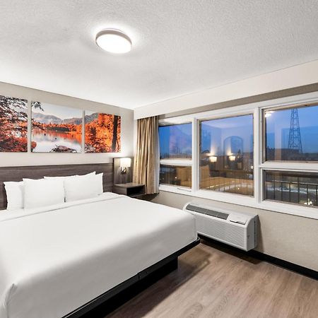 Clarion Pointe Rhinelander Downtown Hotel Bagian luar foto