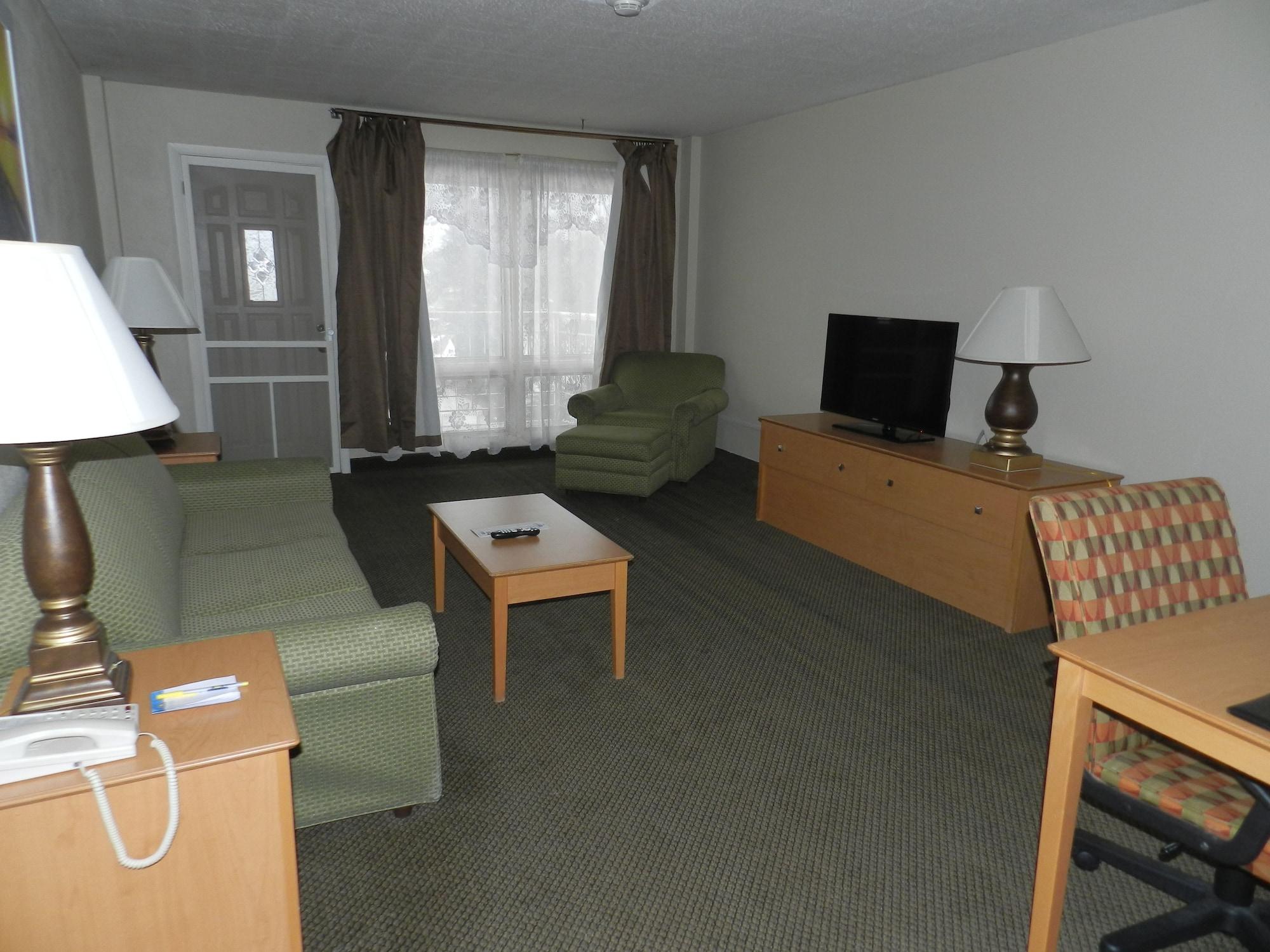 Clarion Pointe Rhinelander Downtown Hotel Bagian luar foto