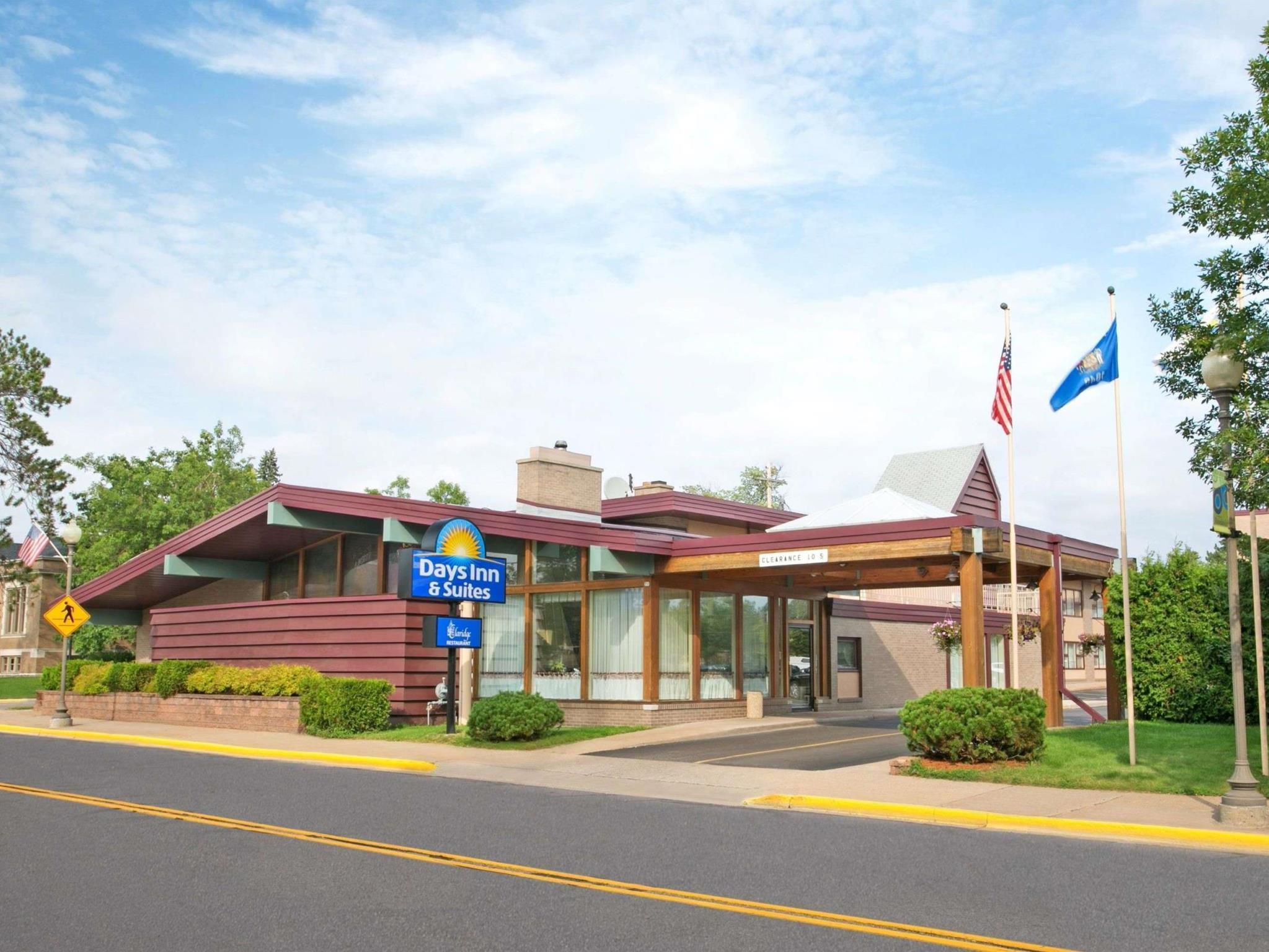 Clarion Pointe Rhinelander Downtown Hotel Bagian luar foto