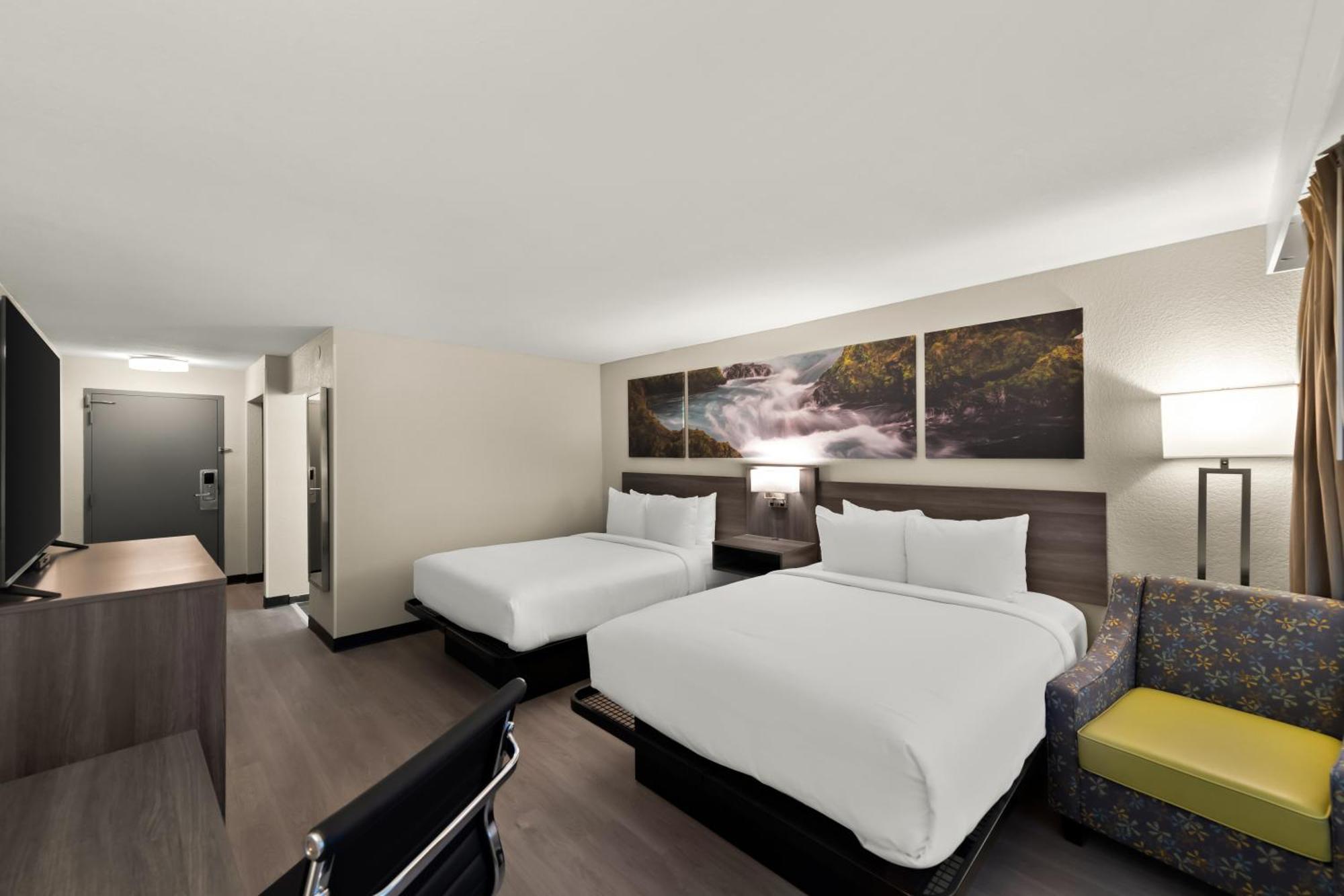 Clarion Pointe Rhinelander Downtown Hotel Bagian luar foto