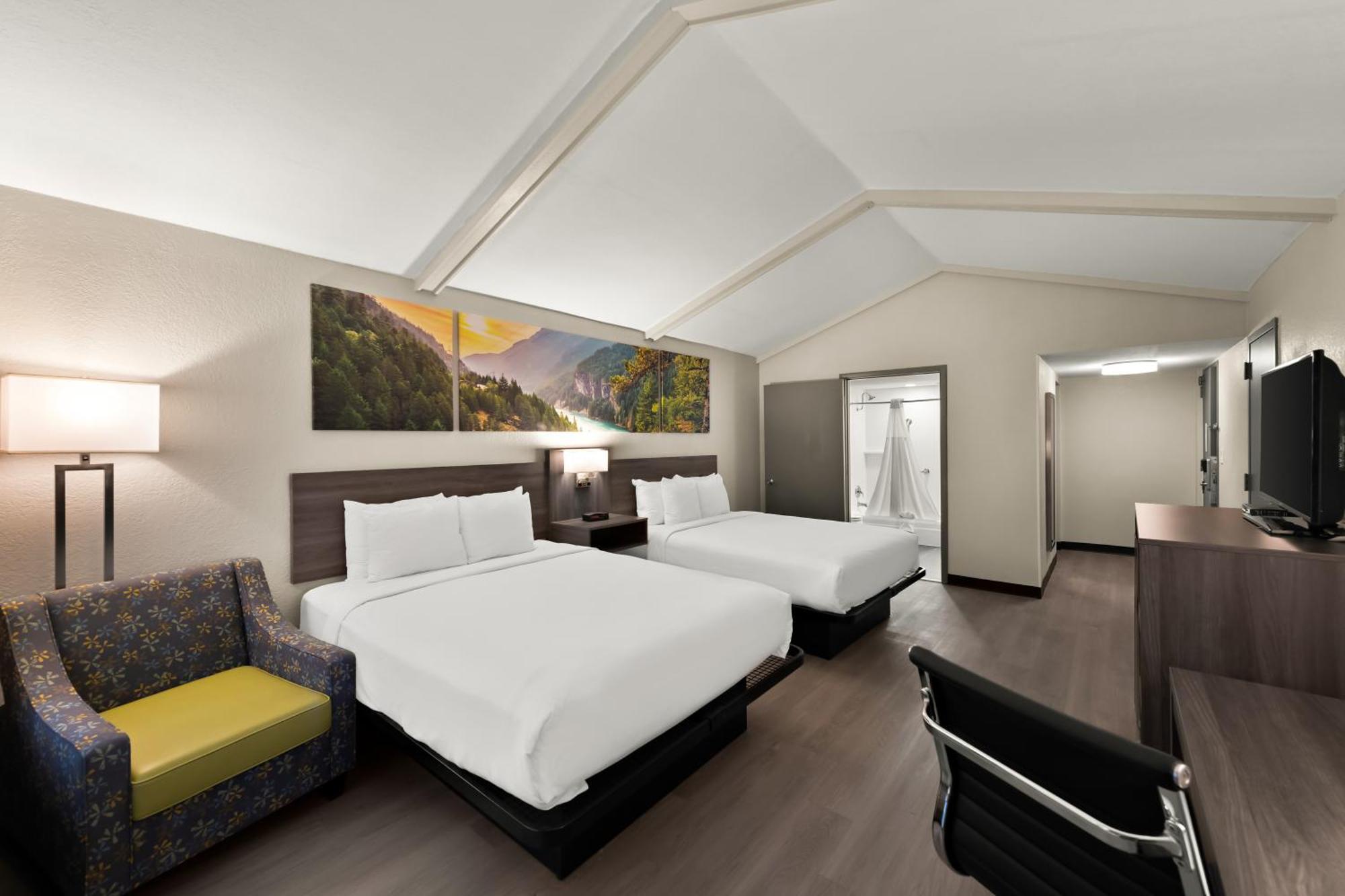 Clarion Pointe Rhinelander Downtown Hotel Bagian luar foto