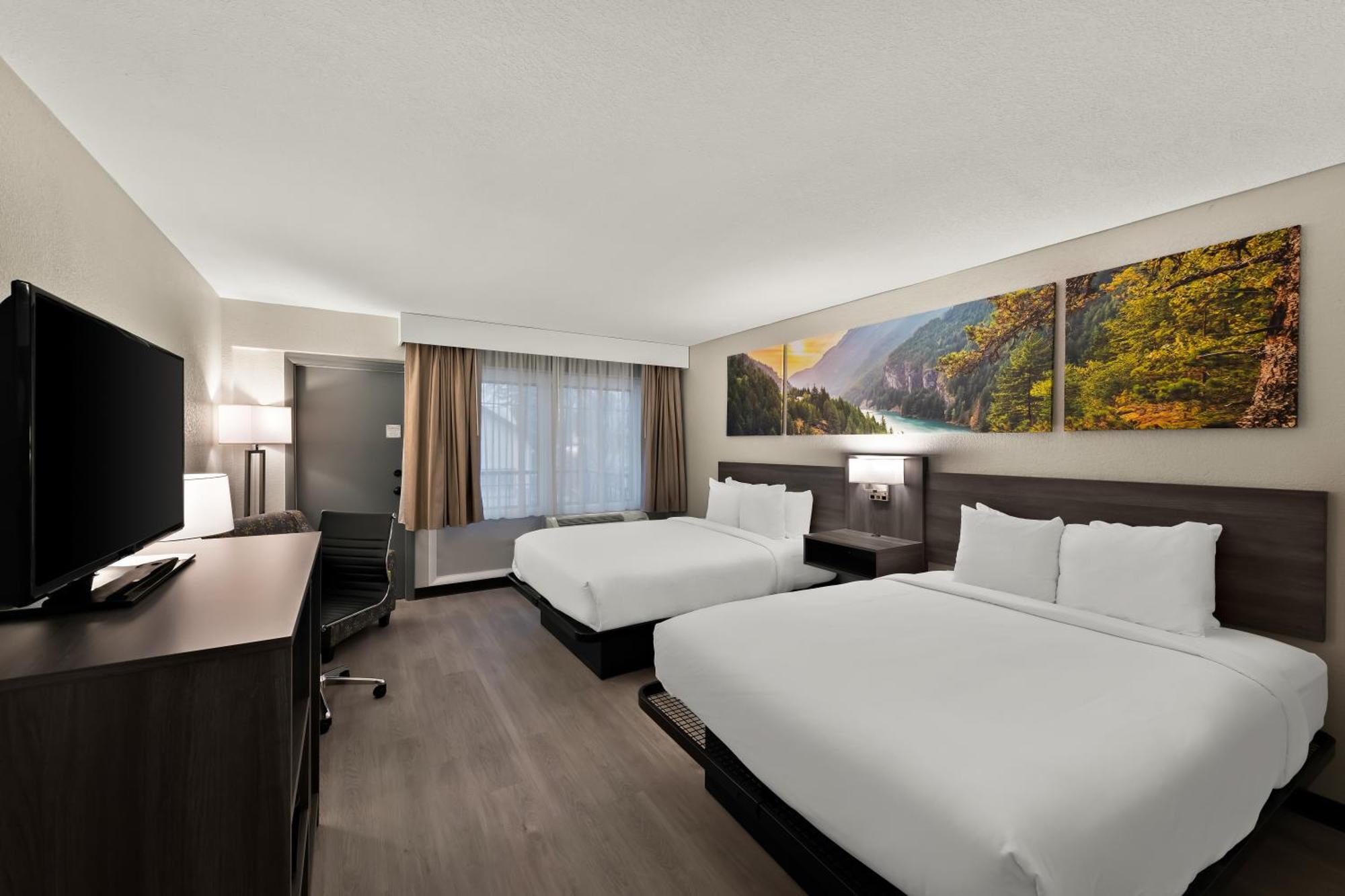 Clarion Pointe Rhinelander Downtown Hotel Bagian luar foto
