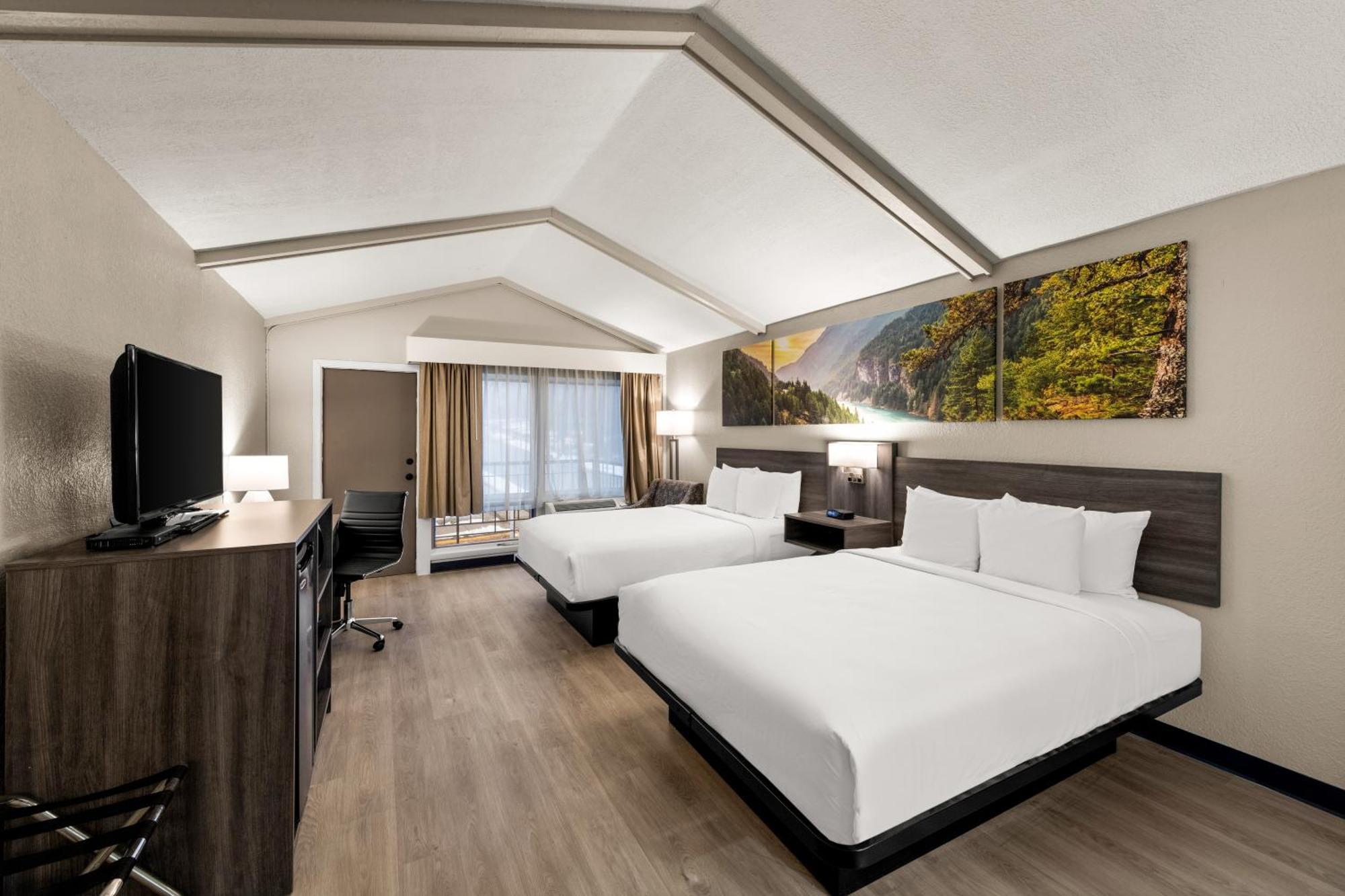 Clarion Pointe Rhinelander Downtown Hotel Bagian luar foto