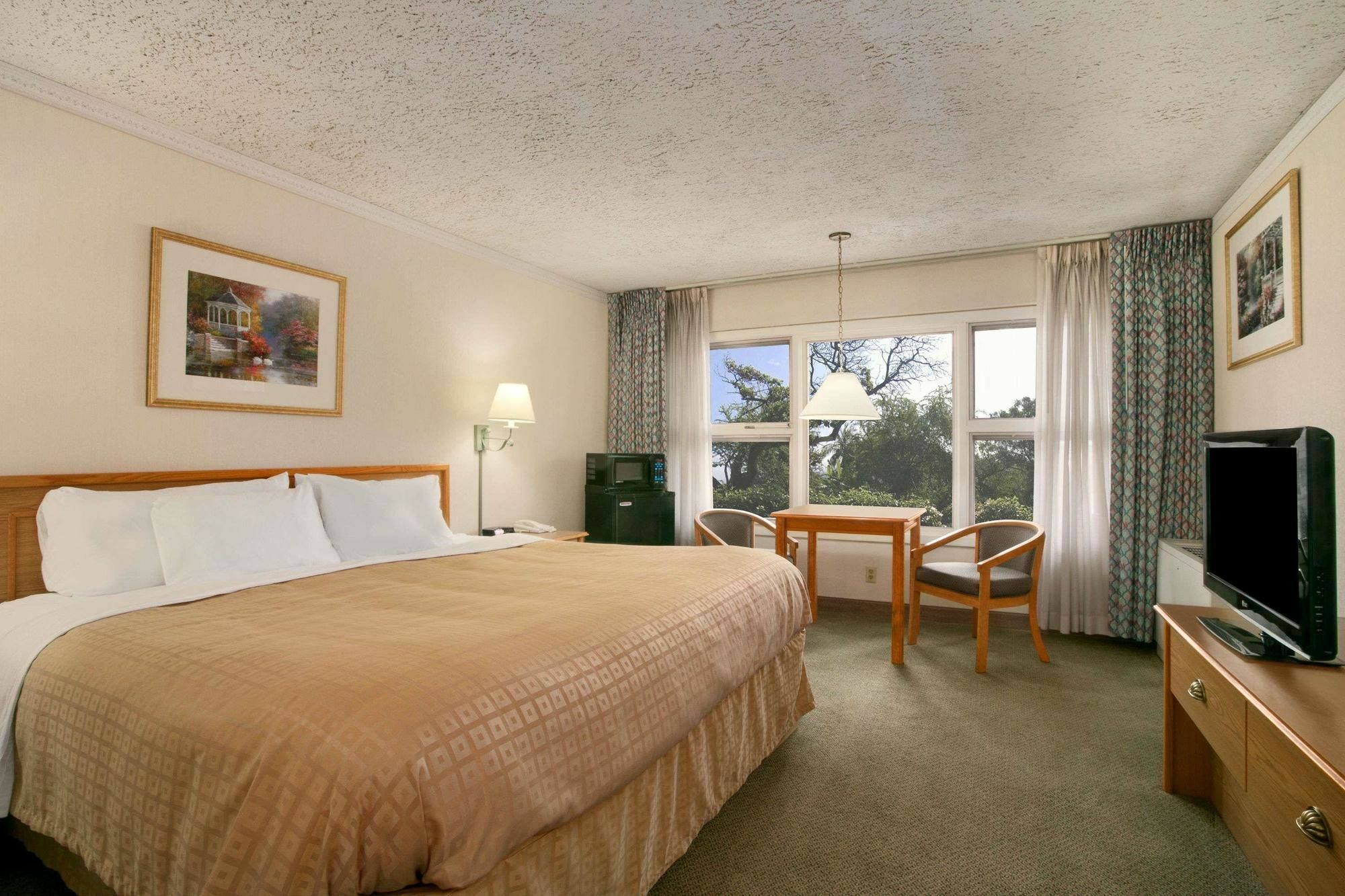 Clarion Pointe Rhinelander Downtown Hotel Bagian luar foto