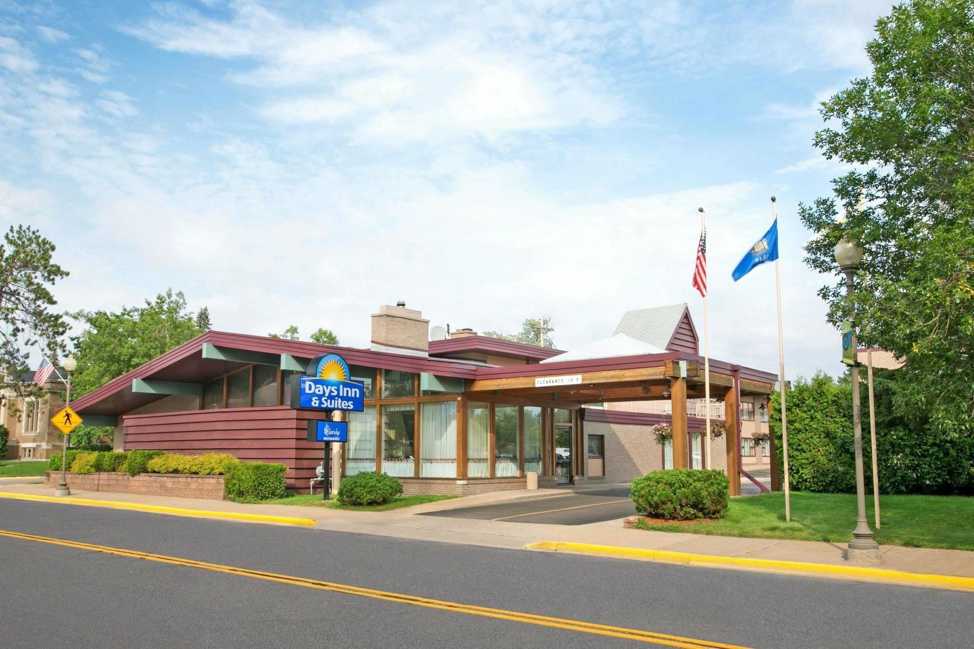 Clarion Pointe Rhinelander Downtown Hotel Bagian luar foto